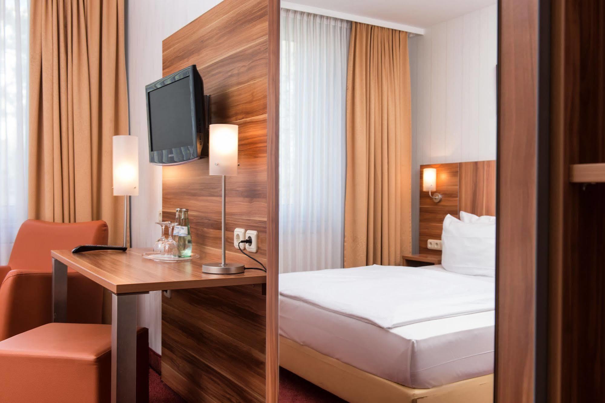 Hotel Essential By Dorint Bremen-Vahr Esterno foto