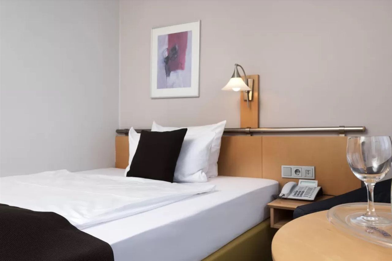 Hotel Essential By Dorint Bremen-Vahr Esterno foto